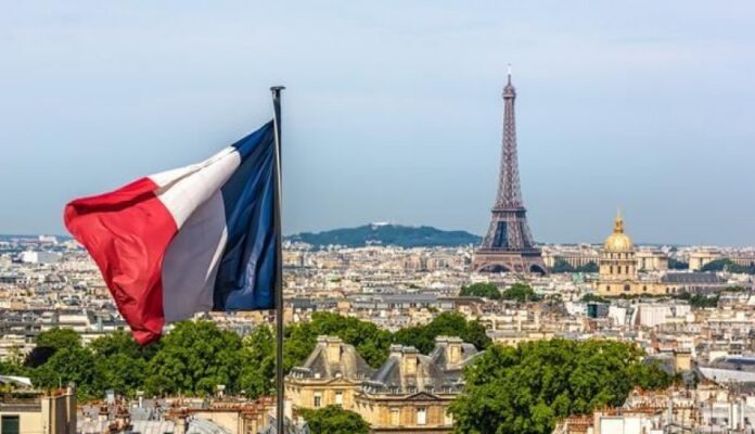 فرنسا : عجز الموازنة يبلغ 100.4 مليار يورو