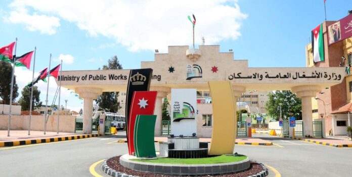 الأشغال تبدأ صيانة شاملة لـ 6 طرق رئيسية في إقليم الوسط الأشغال تبدأ صيانة شاملة لـ 6 طرق رئيسية في إقليم الوسط