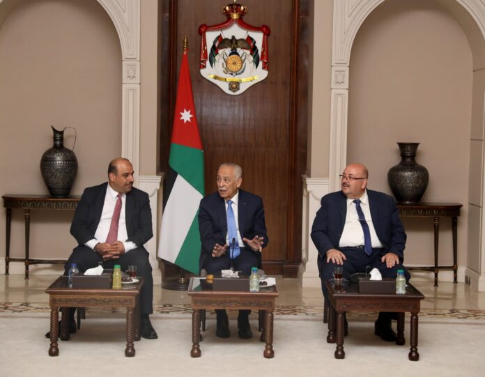 العيسوي يلتقي وفدا من النقابة العامة لأصحاب المهن الميكانيكية (صور)