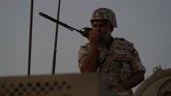 القاء القبض على 4 اشخاص حاولوا اجتياز الحدود بطريقة غير مشروعة (تفاصيل)