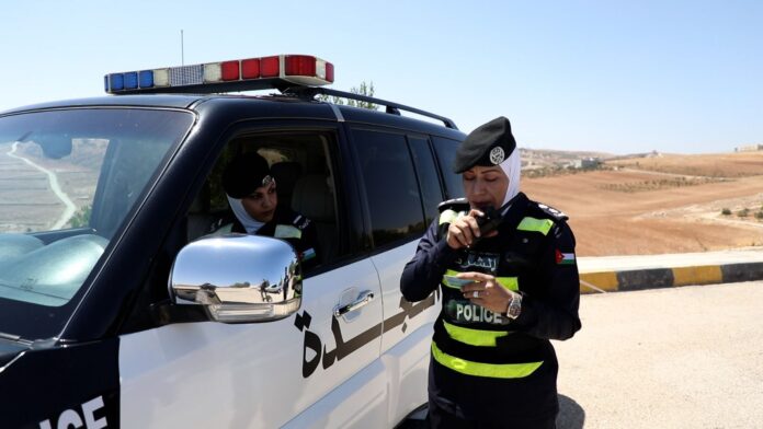 دوريات نجدة نسائية جديدة في 3 محافظات (صور)