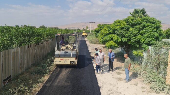 إنجاز 95% من مشروع تعبيد الطرق الزراعية في الأغوار الشمالية إنجاز 95% من مشروع تعبيد الطرق الزراعية في الأغوار الشمالية