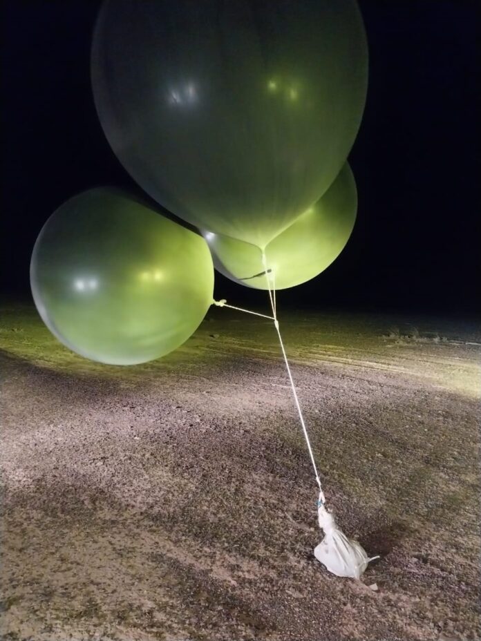 احباط 3 محاولات تهريب بمواقع مختلفة عبر بالونات احباط 3 محاولات تهريب بمواقع مختلفة عبر بالونات