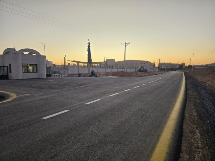 طريق المدينة الرياضية الجديدة في الكرك جاهز للاستخدام - صور طريق المدينة الرياضية الجديدة في الكرك جاهز للاستخدام - صور