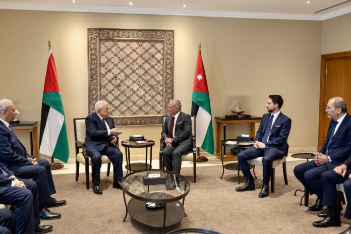 الملك يدعو المجتمع الدولي إلى تحمل مسؤولياته للوقوف أمام كل ما يهدد أمن المنطقة الملك يدعو المجتمع الدولي إلى تحمل مسؤولياته للوقوف أمام كل ما يهدد أمن المنطقة