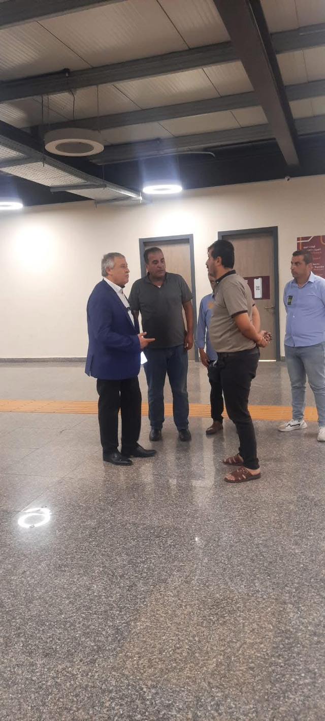 الوزير القطامين في الباص السريع .. ما القصة ؟