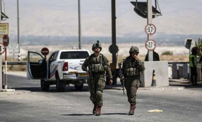 سلطات الاحتلال تغلق معبر الكرامة امام حركة المسافرين القادمين