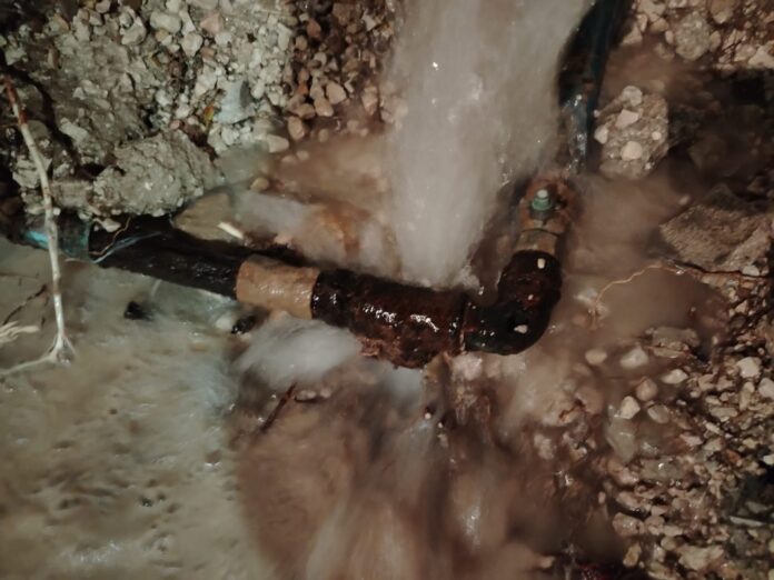 ضبط اعتداءات على خطوط ناقلة للمياه في باعون والمرقب (صور)