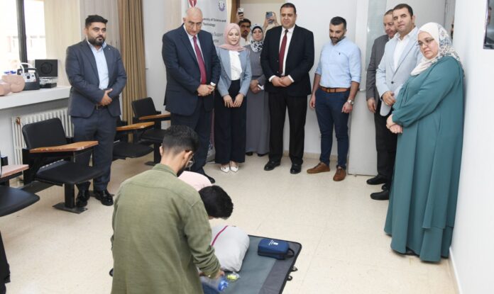 جامعة العلوم والتكنولوجيا تفتتح مركز إنعاش قلبي معتمد من جمعية القلب الأمريكية (AHA) جامعة العلوم والتكنولوجيا تفتتح مركز إنعاش قلبي معتمد من جمعية القلب الأمريكية (AHA)