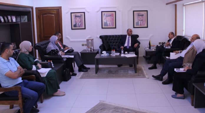 المصري والشواربة يبحثان سبل التصدي لظاهرة الكلاب الضالة