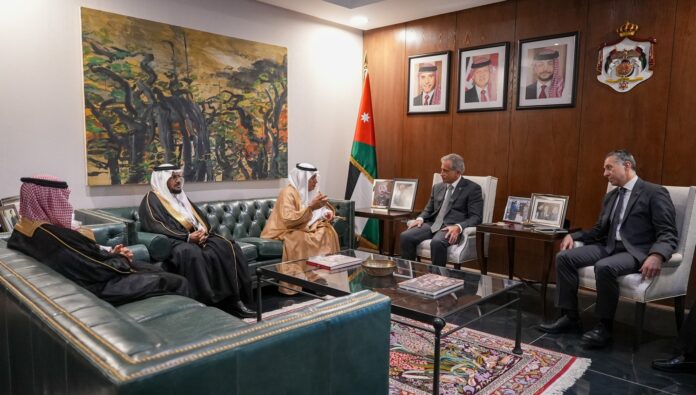 رئيس الوزراء يستقبل رئيس اتحاد الغرف التجارية السعودية رئيس الوزراء يستقبل رئيس اتحاد الغرف التجارية السعودية