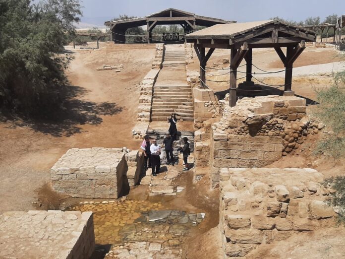 وزير السياحة : خطوة نوعية لترسيخ موقع الأردن على خارطة السياحة الدينية العالمية (تفاصيل)