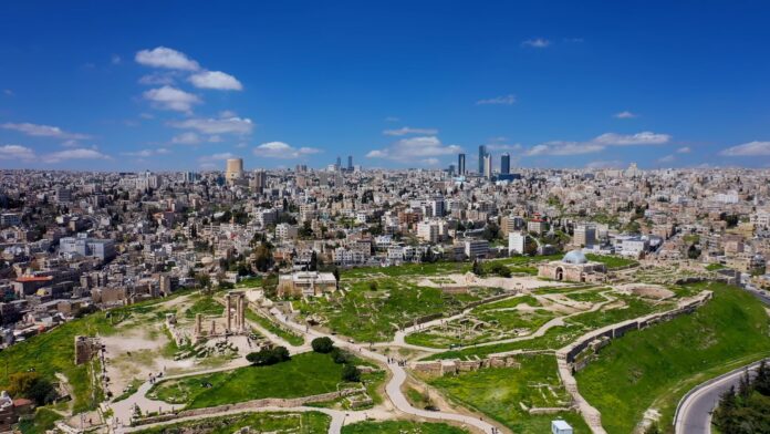 طقس لطيف حتى الأربعاء طقس لطيف حتى الأربعاء