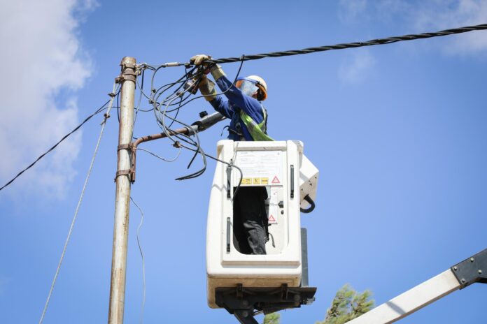 استبدال 27 الف وحدة إنارة في بلديات جرش وعجلون والمفرق