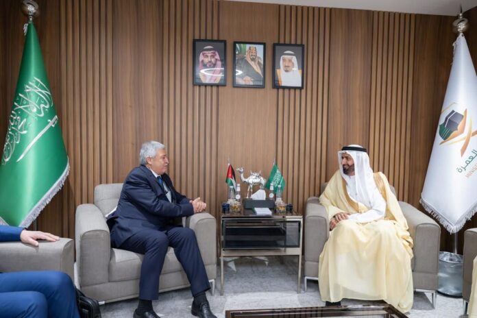 وزير الحج السعودي يوعد: بحث الحلول الايجابية لادخال الحافلات الاردنية الى السعودية وزير الحج السعودي يوعد: بحث الحلول الايجابية لادخال الحافلات الاردنية الى السعودية
