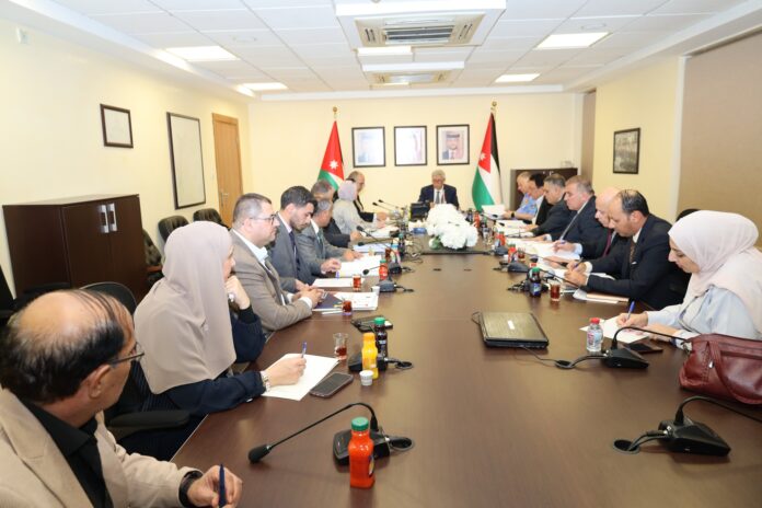 القطامين يشدد على ضرورة تفعيل قسم الشكاوى في هيئة النقل