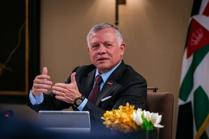 الملك يهنئ البروفيسور الأردني عمر ياغي بفوزه بجائزة نوبل للكيمياء 2025