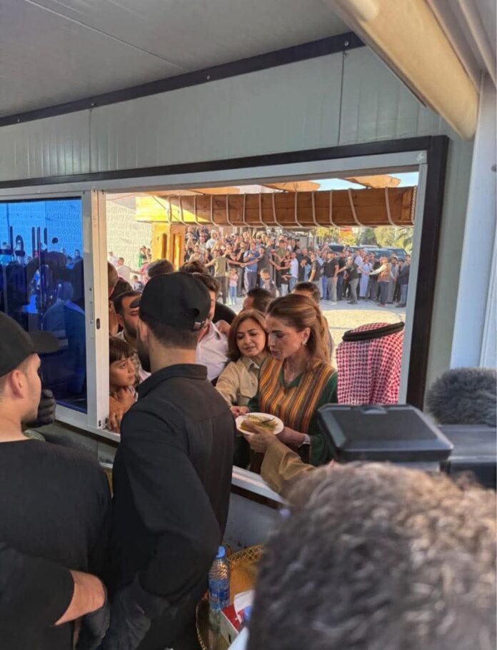 الملكة رانيا تزور محافظة معان (فيديو) الملكة رانيا تزور محافظة معان (فيديو)