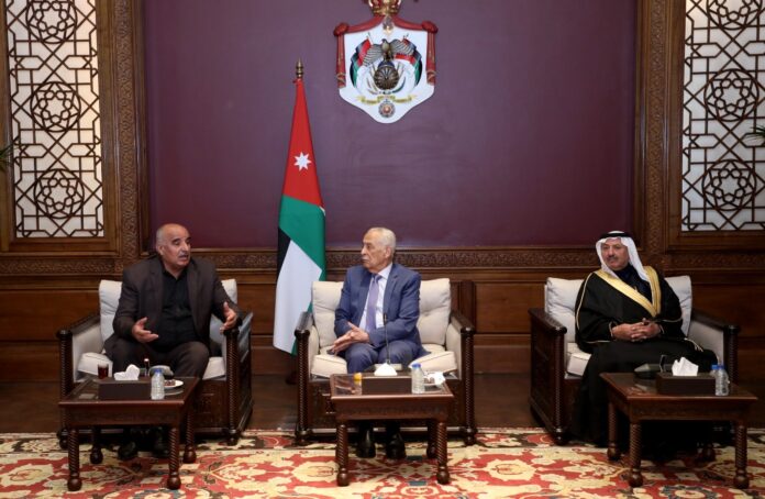 ابناء عشيرة خاطر لـ 