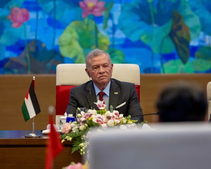 الملك يلتقي رئيس الجمعية الوطنية (البرلمان) في فيتنام