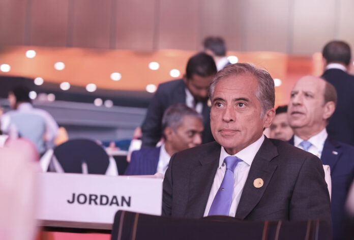 مندوبا عن الملك .. رئيس الوزراء يشارك في القمة العالمية الثانية للتنمية الاجتماعية