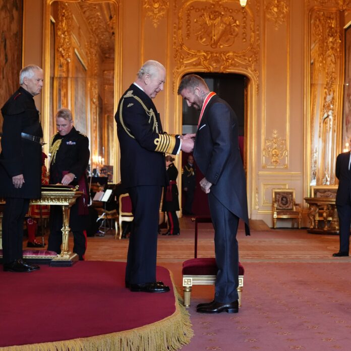 اللاعب ديفيد بيكهام يحصل على لقب السير - صور