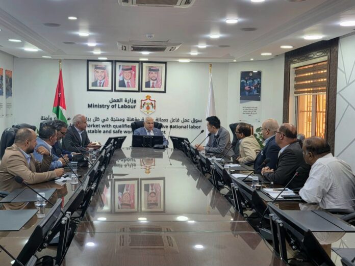 ماذا قال وزير العمل عن تشغيل الاردنيين في شركة العطارات ؟