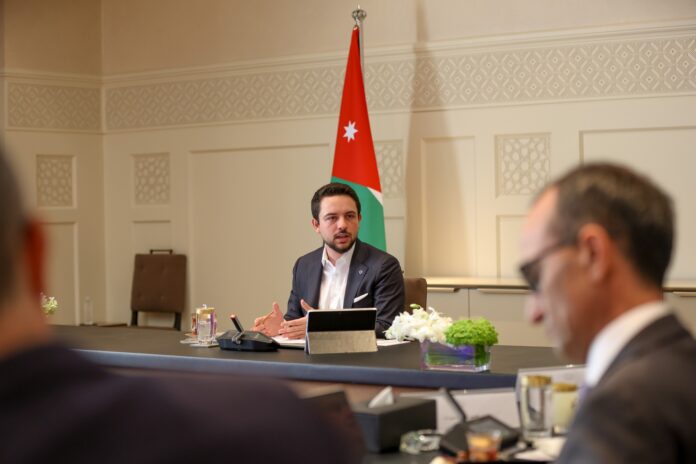 ولي العهد يتابع سير العمل بمشاريع المجلس الوطني لتكنولوجيا المستقبل قيد التنفيذ