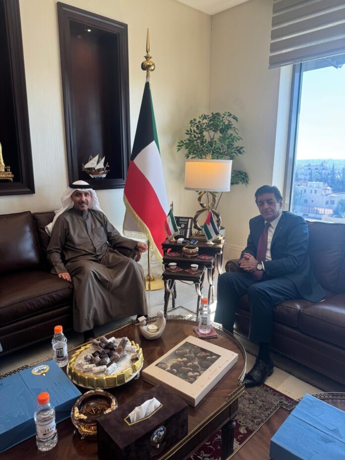 النائب علي الخلايلة في ضيافة السفير الكويتي