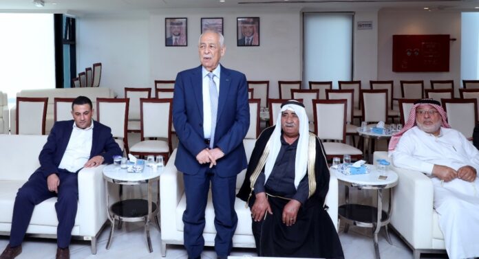 مندوبا عن الملك وولي العهد .. العيسوي يعزي آل حداد والعواملة