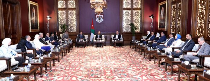 رئيس الديوان الملكي يلتقي مدير وأعضاء إدارة الأونروا في الأردن