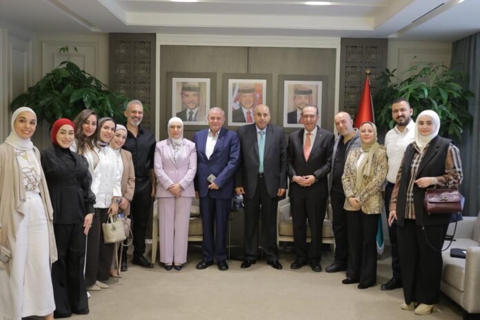 القاضي يلتقي وفدا من أطباء الأسنان ويستمع لمطالبهم