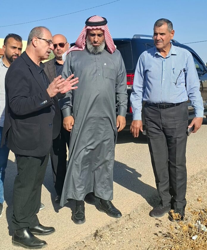 وزير الإدارة المحلية يتفقد بلديات في المفرق