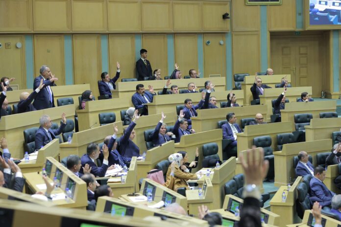 النواب يناقشون رد الحكومة على 16 سؤالا نيابيا