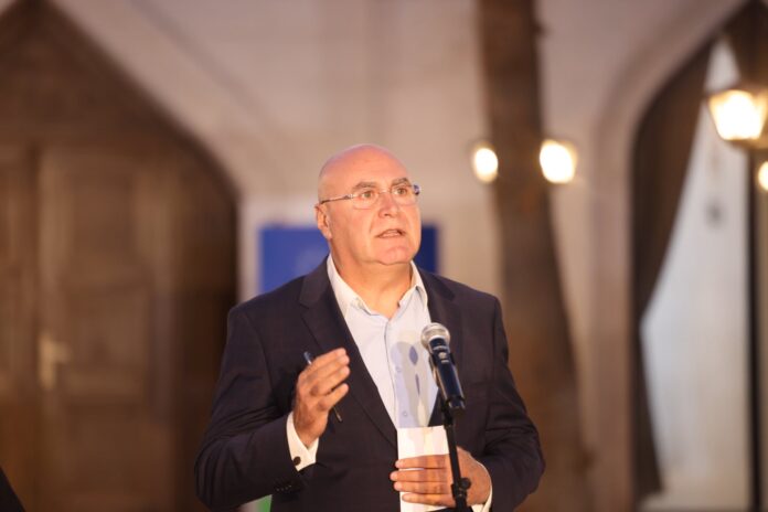 شحادة : الحكومة باشرت بمراجعة وتخفيض الرسوم الجمركية - تفاصيل