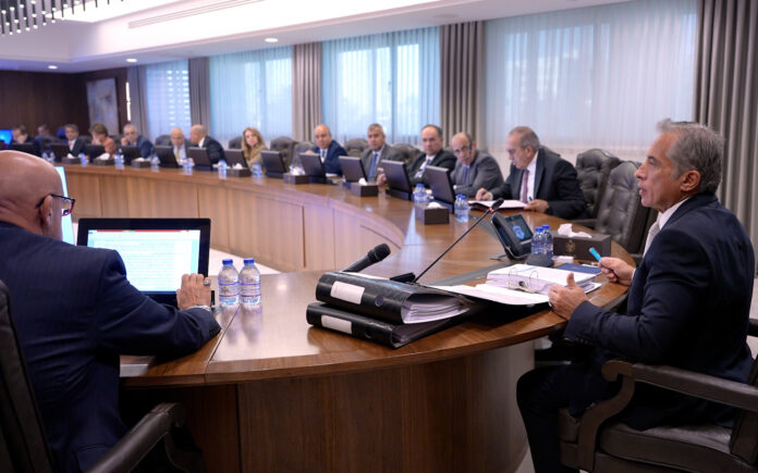 الحكومة توافق على تسوية 322 قضية ضريبية