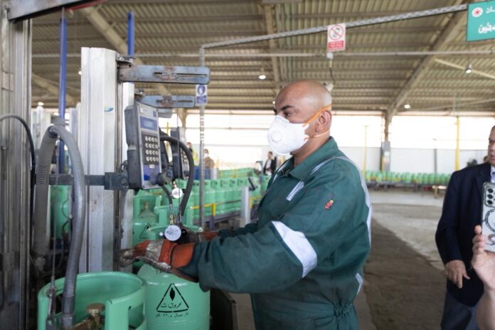 مصفاة البترول : تعبئة 96 ألف أسطوانة يومياً ترتفع إلى 250 ألفاً في الذروة - فيديو