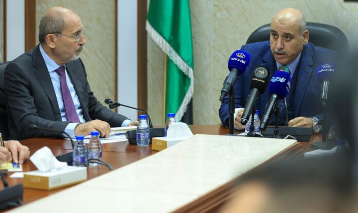 القاضي ترأس الاجتماع .. والصفدي استعرض جهود الدبلوماسية الاردنية بقيادة الملك - تفاصيل