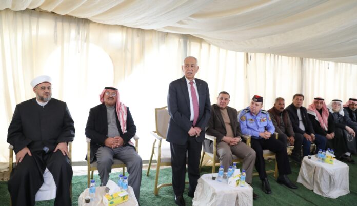 مندوبا عن الملك وولي العهد.. العيسوي يعزي عشيرتي أبو خرمة والسمارنة