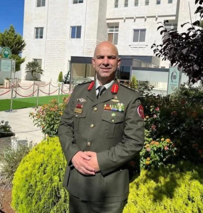 ايمن الخليفات يهنئ العقيد 