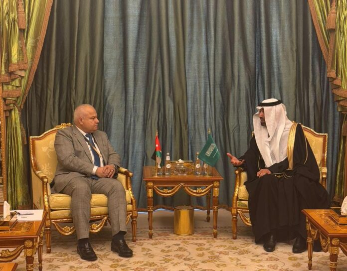 وزير العمل ونظيره السعودي يبحثان تسويق الكفاءات الأردنية