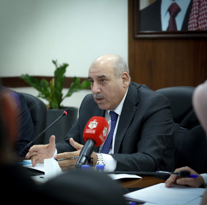 القاضي يؤكد أهمية الالتزام بالنظام الداخلي لمجلس النواب