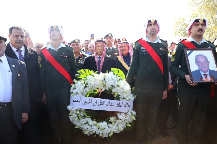 مندوبا عن الملك وولي العهد... العيسوي يشارك في تشييع جثمان رئيس الوزراء الاسبق أحمد عبيدات