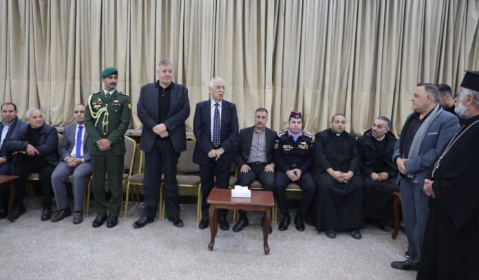 مندوبا عن الملك وولي العهد.. العيسوي يعزي عشيرة السميرات