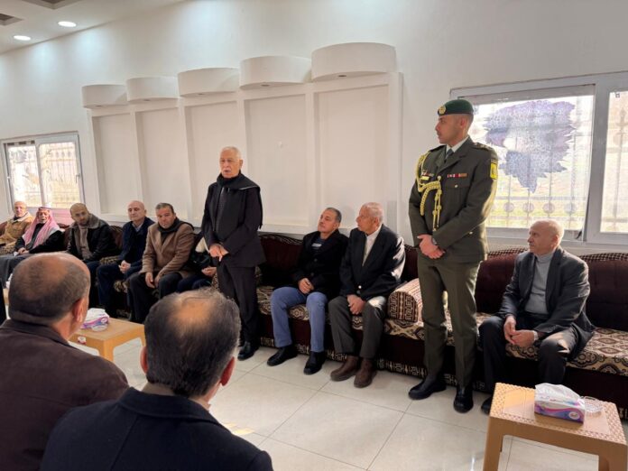 مندوبا عن الملك وولي العهد.. العيسوي يعزي عشيرتي الزيود والكساسبة