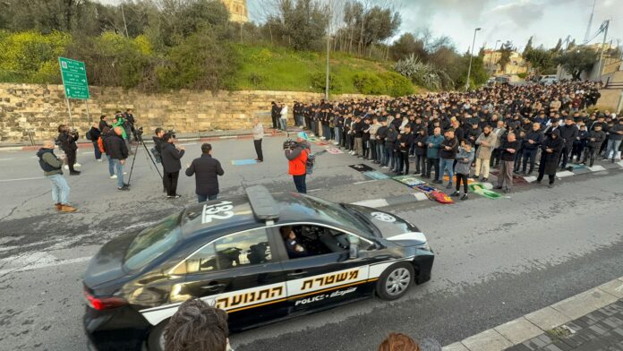 الاحتلال يمنع صلاة عيد الفطر في الأقصى