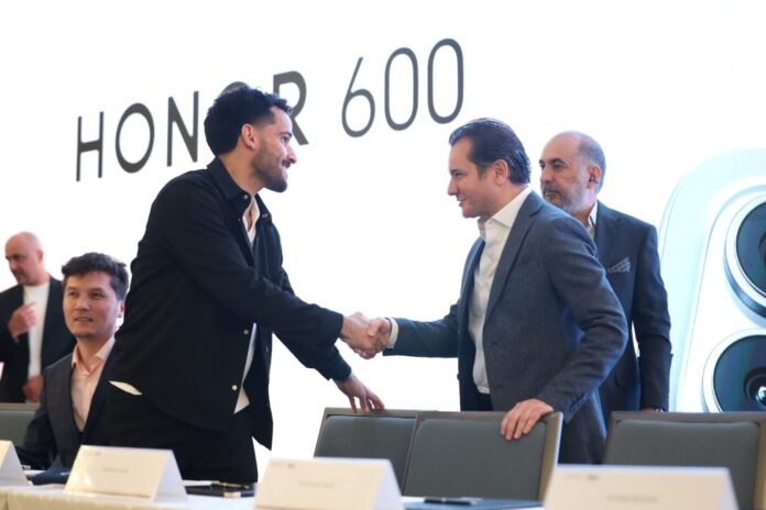 HONOR الاردن ووكيلها الرسمي سيل افينيو تتعاقد مع محمود مرضي، محمد ابو ازريق (شرارة) ونور الروابدة كجزء من حملتها الدعائية وبداية الطلب المسبق لسلسلة HONOR 600 Series اليوم