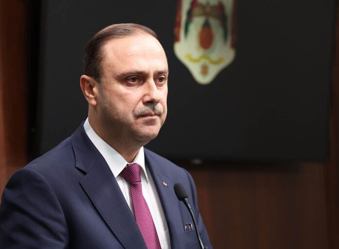 المومني يطمأن المواطنين بشأن الوضع الغذائي