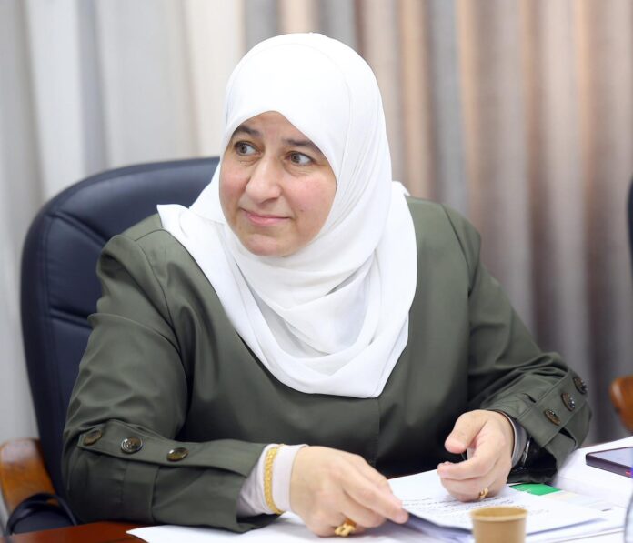 المحسيري تمطر وزير التربيه باسئله حول انتخابات اتحاد الطلبة واسسها