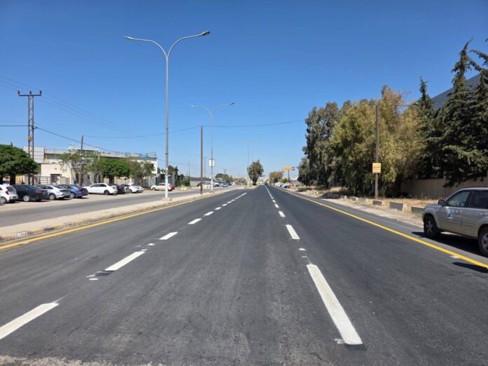 بطول كيلو متر .. الاشغال تعلن انتهاء العمل في مشروع تأهيل طريق أم البساتين